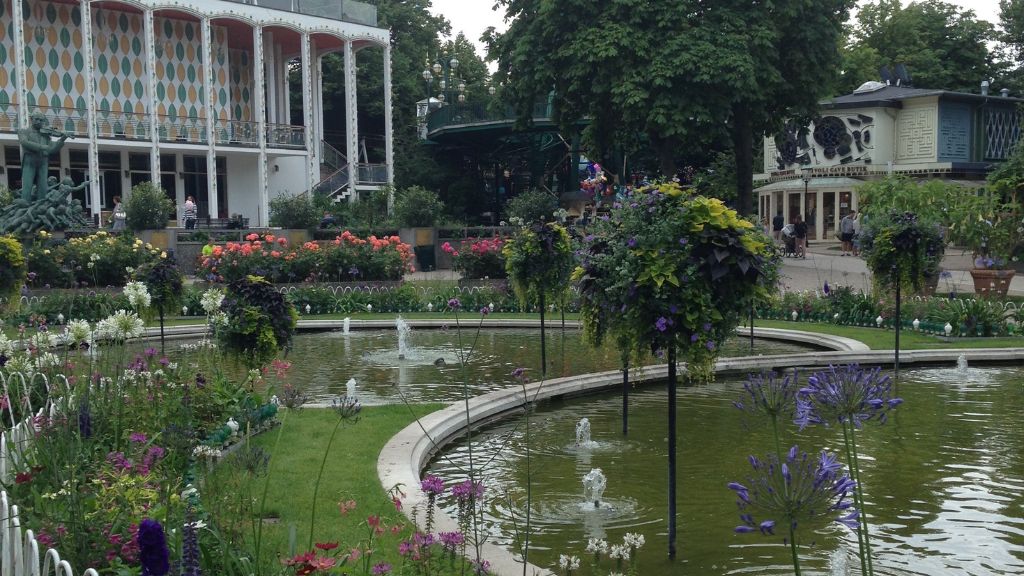 tivoli gardens copenhagen