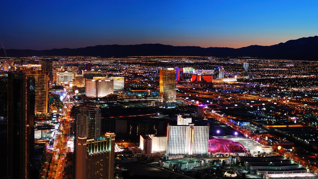 10 hotels within walking distance from Allegiant Stadium