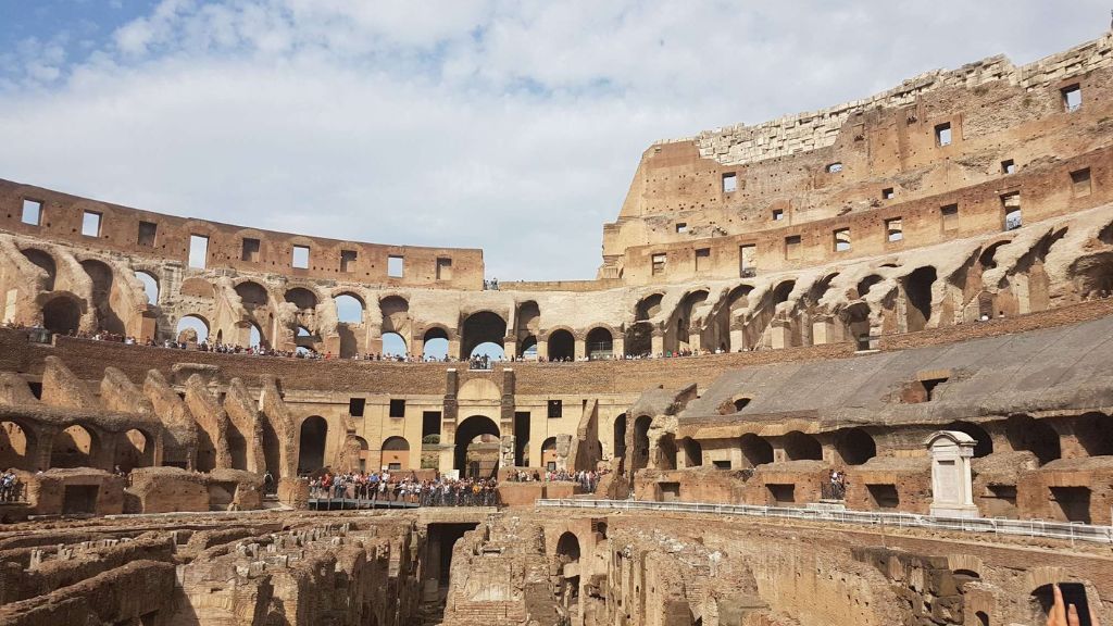 hotels near colosseum