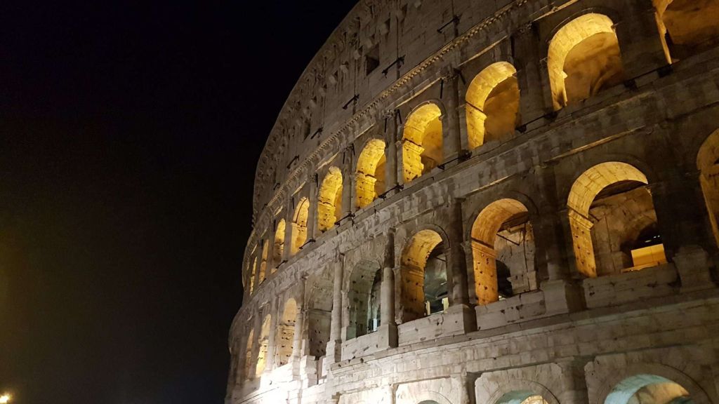 best hotels close to colosseum