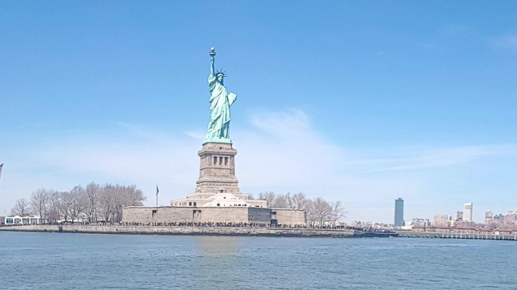 hotels near statue of liberty new york